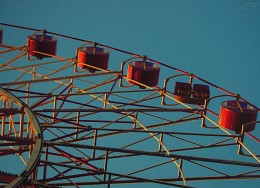 Ferris wheel / ***