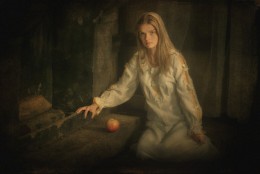 portrait with an apple .. / ***