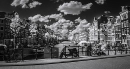 IR sketch on Prinsengracht ... / 19.5.2015, Prinsengracht, Amsterdam, Netherlands...
Canon EOS 20D (700nm), Zenitar 16mm F2.8...