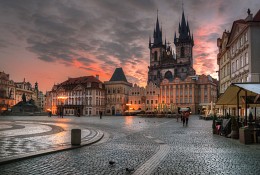 Prague wakes up / ***