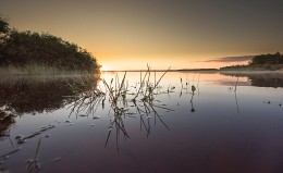 Holy Lake / ***