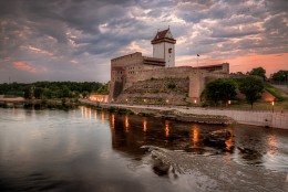 old fortress Narva / ***