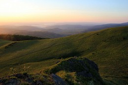 Dawn on the Dividing Range / ***