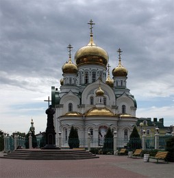 Cathedral of the Holy Trinity. / [img]http://rasfokus.ru/upload/comments/ee06dbe30e08a020497d6006be6c40c8.jpg[/img]
[img]http://rasfokus.ru/upload/comments/8959f0e1a6ec99b309a432d2b6f321b9.jpg[/img]
[img]http://rasfokus.ru/upload/comments/ffee8fd9617a900d9ad76111702aa061.jpg[/img]

