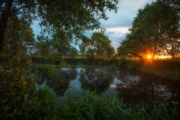 Sunrise on the river / ***