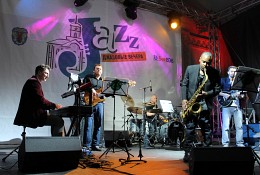 Jazz evening in Minsk. Apple Tea. / ***