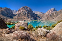 Turquoise lake Iskander-Kul / ***