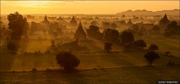 Dawn over Bagan ... / ***