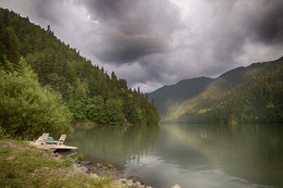 on the lake .. / ***