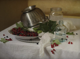 With Currant ... / ................