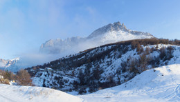 Snowy peaks of the Crimea hot .... / ***