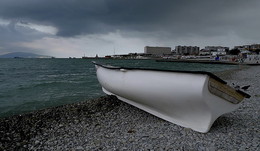 Boat Rain clouds / ***