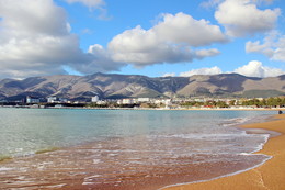 Gelendzhik Bay / ***