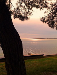 Sunset paints the Black Sea / ***