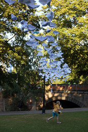 Girl and paper boats (boats Pro №80) / ***