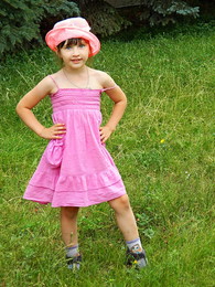 The gallant girl / ***