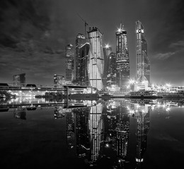 Reflection city / ***