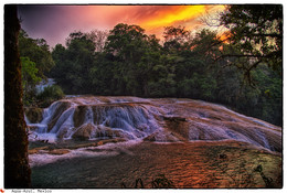 Waterfall Aqua-Azul / ***