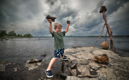 ....when strange hen laid an egg ,boy gonna save the World / ....when strange hen laid an egg ,boy gonna save the World