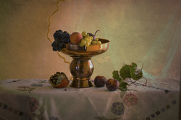 Still Life with Grapes / ***