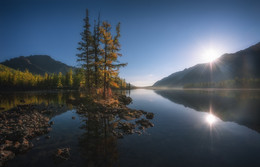 Dawn on the lake ... / ***