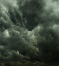 Storm clouds / ***