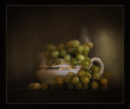 sauceboat and grapes / digital art