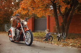 Biker and kid (frame of the triptych) / ***