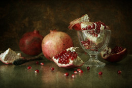 Pomegranate / ...