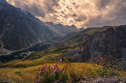 Evening in the Baksan Gorge / ***