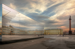 about the cube and the Palace Square / ***