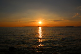 The sun goes down... / ***