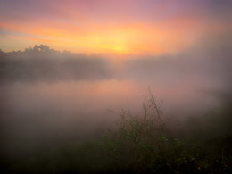 Misty dawn of October ... / ***