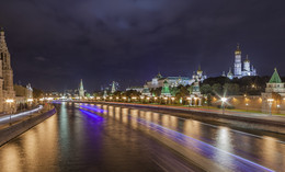 Moscow at night / ***