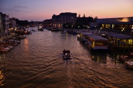 Walk on the evening of Venice / ***