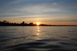 Sunset on Lake Ladoga / ***