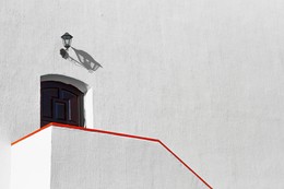 Red line / ***