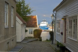 Where is the street where this house / ***