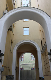 Where is the street where this house / ***