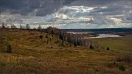 Cloudy October / ***