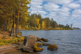 Lake Shore / ***