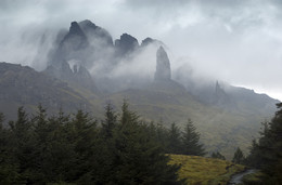 The Old Man of Storr in bad weather / ***