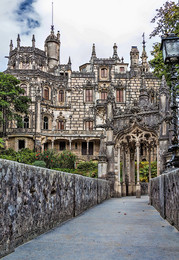 Castle Regaleira / ***