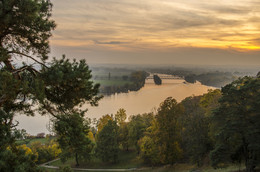 Sunset on the Danube. / ***