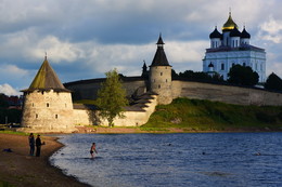 Great swimming in the river / ***