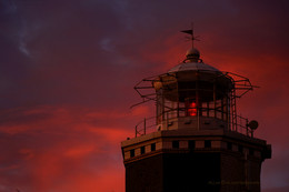 Lighthouse after sunset / ***