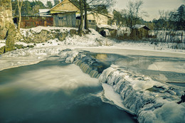 Winter river / ***