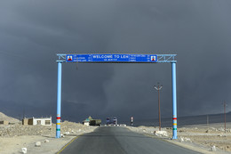 The welcome meeting. / ***