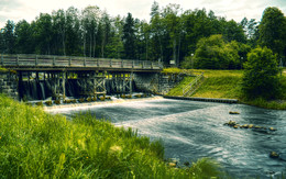 Avgustov canal / ***
