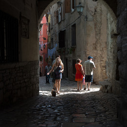 the streets of the old town / ***